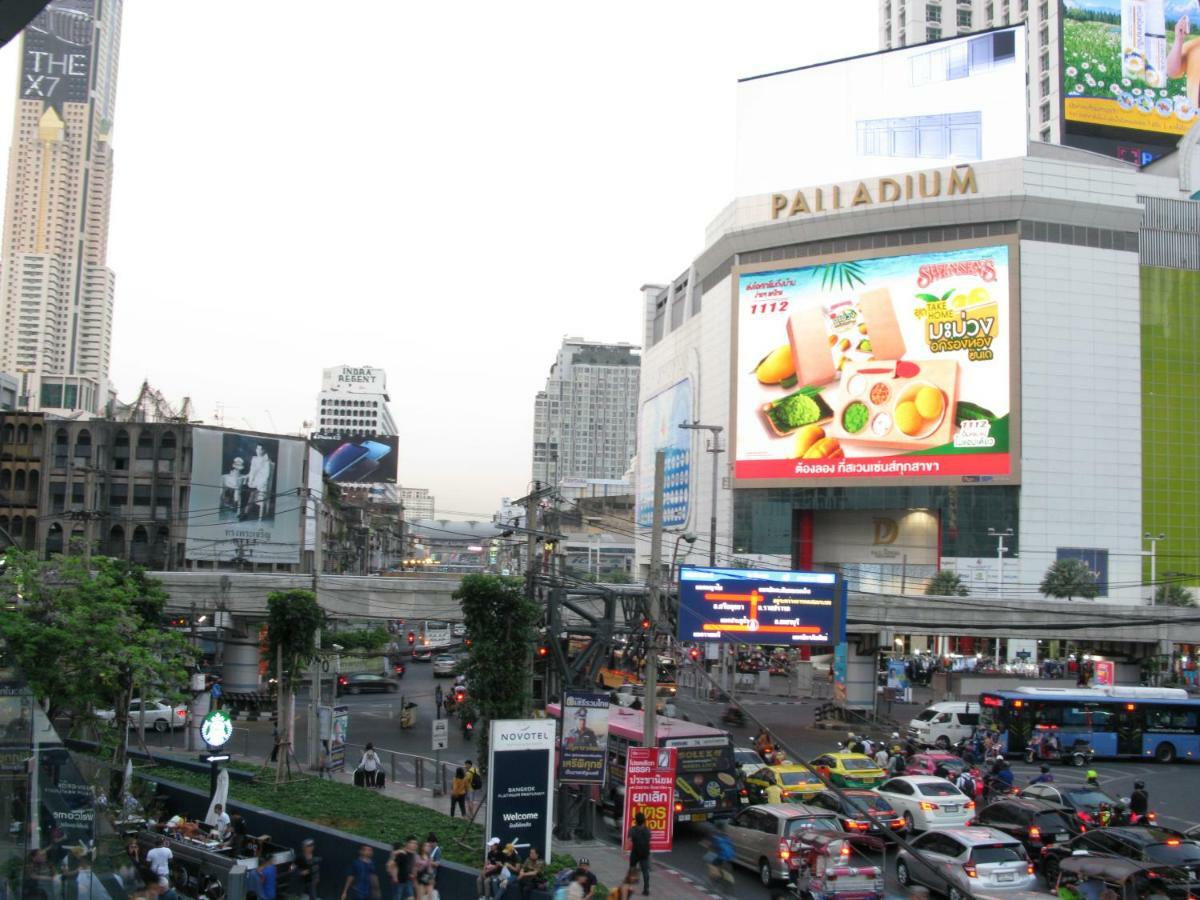 Ostello Beebedz Bangkok Esterno foto